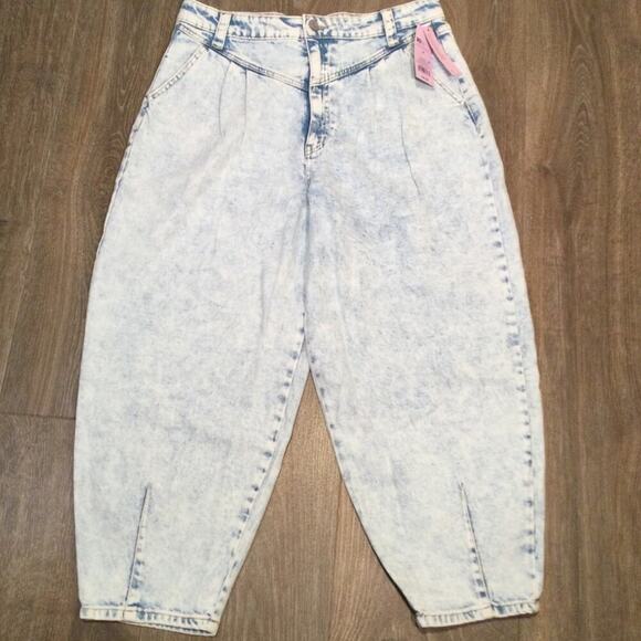 NWT Wild Fable High Rise Balloon Leg Light Blue Wash Jeans 14 - Picture 3 of 8